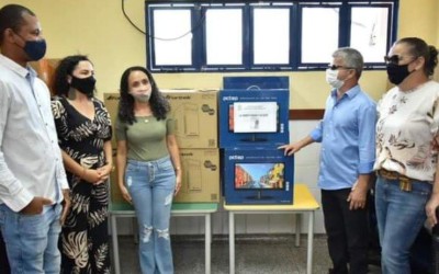 Emenda de Lidio Lopes equipa sala de informática em Sonora