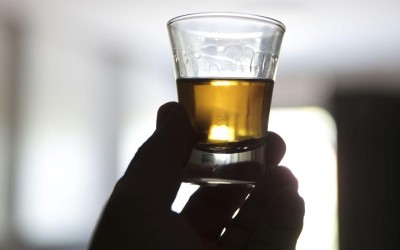 Consumo de álcool antes de dormir pode prejudicar o sono