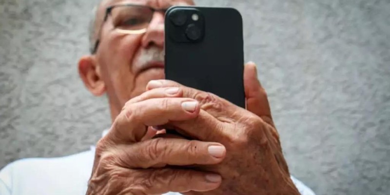 Idoso perde R$ 73,9 mil em golpe do falso promotor de Justiça..
