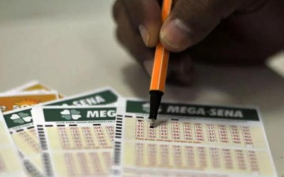 Confira os números sorteados pela Mega-Sena neste sábado