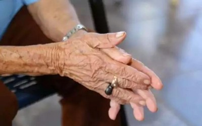 Mãe entra na justiça contra filha cobrando pagamento de pensão... veja mais em https://www.campograndenews.com.br/brasil/cidades/mae-entra-na-justica-contra-filha-cobrando-pagamento-de-pensao