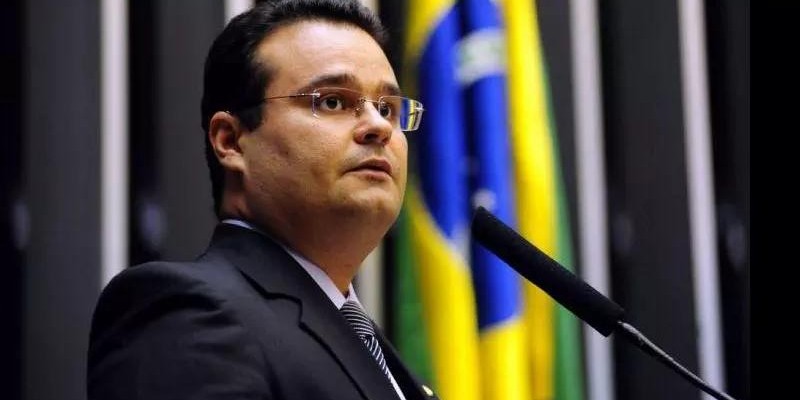 Fábio Trad deixa PSD e critica: ‘partido está migrando para a direita’