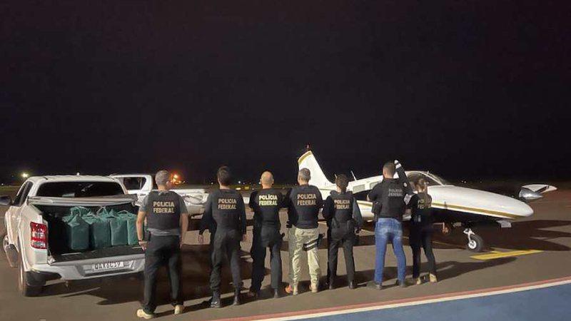 Avião é interceptado pela FAB e piloto preso com cocaína avaliada em mais de R$ 11 milhões Avião é interceptado pela FAB e piloto preso com cocaína avaliada em mais de R$ 11 milhões