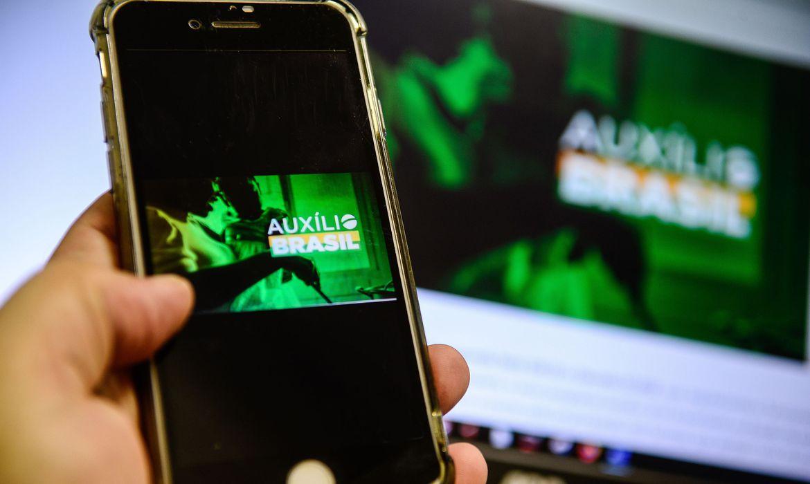 Caixa paga Auxílio Brasil a beneficiários com NIS final 5 Caixa paga Auxílio Brasil a beneficiários com NIS final 5