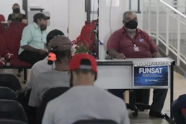 De pedagogo a salva-vidas, Funsat oferece 1.112 vagas de emprego  De pedagogo a salva-vidas, Funsat oferece 1.112 vagas de emprego