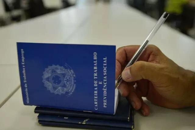 Está procurando emprego? Funtrab dá aquele "empurrãozinho" com 828 vagas  Está procurando emprego? Funtrab dá aquele