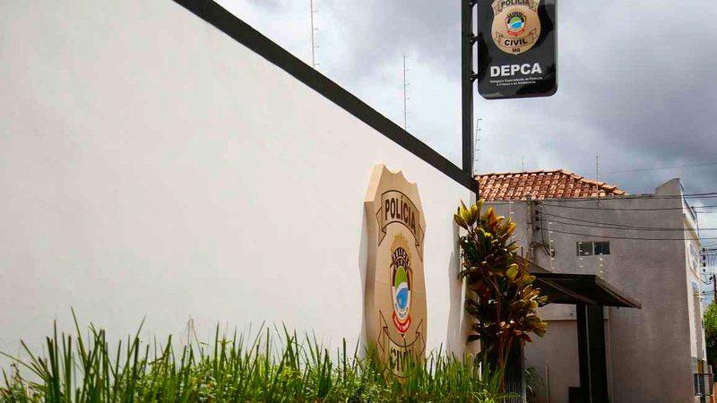 Menina de 3 anos conta que foi estuprada pelo avô na rua em bairro de Campo Grande Menina de 3 anos conta que foi estuprada pelo avô na rua em bairro de Campo Grande
