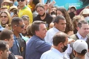 Mesmo após dar entrada em hospital, Bolsonaro cumpre agenda em MS nesta terça Mesmo após dar entrada em hospital, Bolsonaro cumpre agenda em MS nesta terça