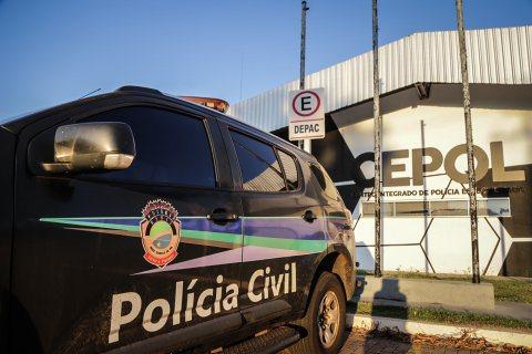 Mulheres e crianças ficam sob mira de revólver durante roubo de carro em Campo Grande Mulheres e crianças ficam sob mira de revólver durante roubo de carro em Campo Grande
