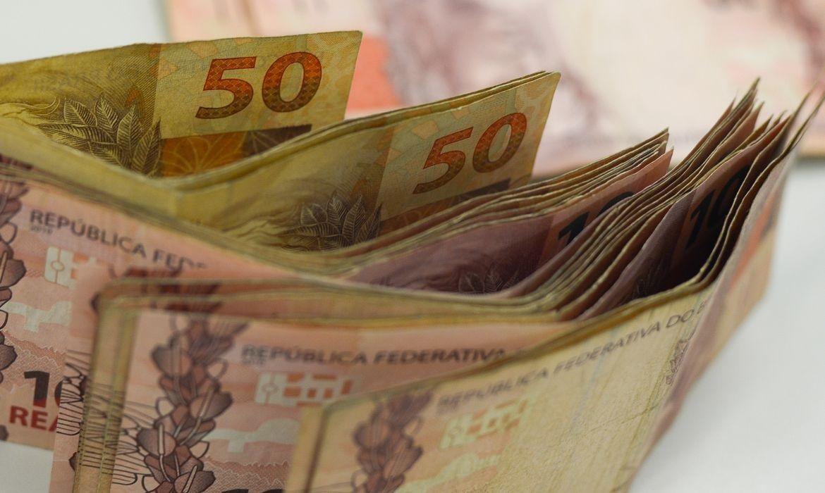 Nascidos a partir de 1984 podem sacar hoje valor esquecido em bancos Nascidos a partir de 1984 podem sacar hoje valor esquecido em bancos