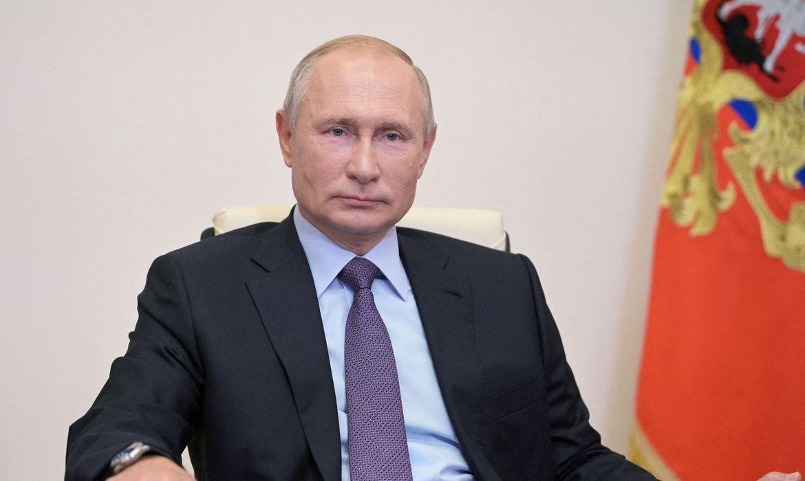 Putin diz para Ucrânia parar de lutar em meio a pedidos de cessar-fogo Putin diz para Ucrânia parar de lutar em meio a pedidos de cessar-fogo