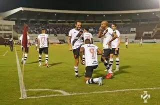 Raniel marca e Vasco derrota Ferroviária para avançar  Raniel marca e Vasco derrota Ferroviária para avançar
