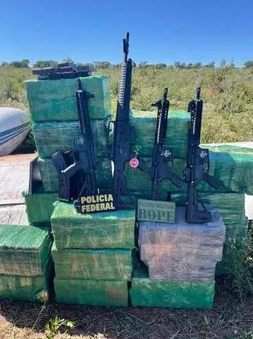 Avião transportava quase meia tonelada de cocaína  Avião transportava quase meia tonelada de cocaína
