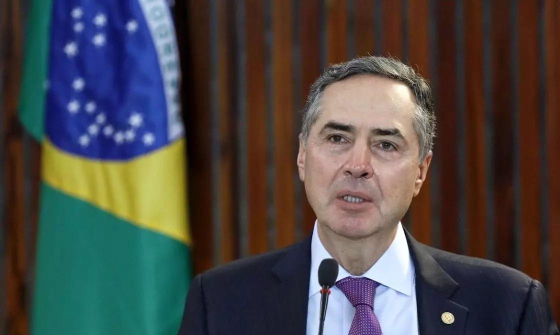 Barroso manda à PF documentos e provas da CPI da Covid contra Bolsonaro e aliados Barroso manda à PF documentos e provas da CPI da Covid contra Bolsonaro e aliados