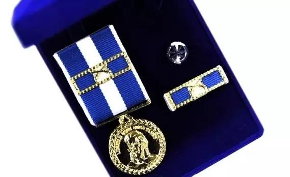 Reinaldo homenageia 135 com Medalha Tiradentes no Comando da PMMS em Campo Grande Reinaldo homenageia 135 com Medalha Tiradentes no Comando da PMMS em Campo Grande