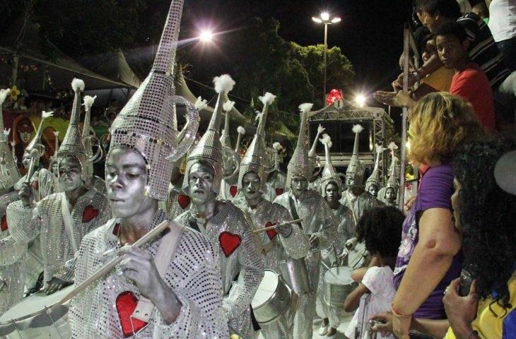 VÍDEO: Após confusão, Deixa Falar é anunciada campeã do Carnaval de Campo Grande VÍDEO: Após confusão, Deixa Falar é anunciada campeã do Carnaval de Campo Grande