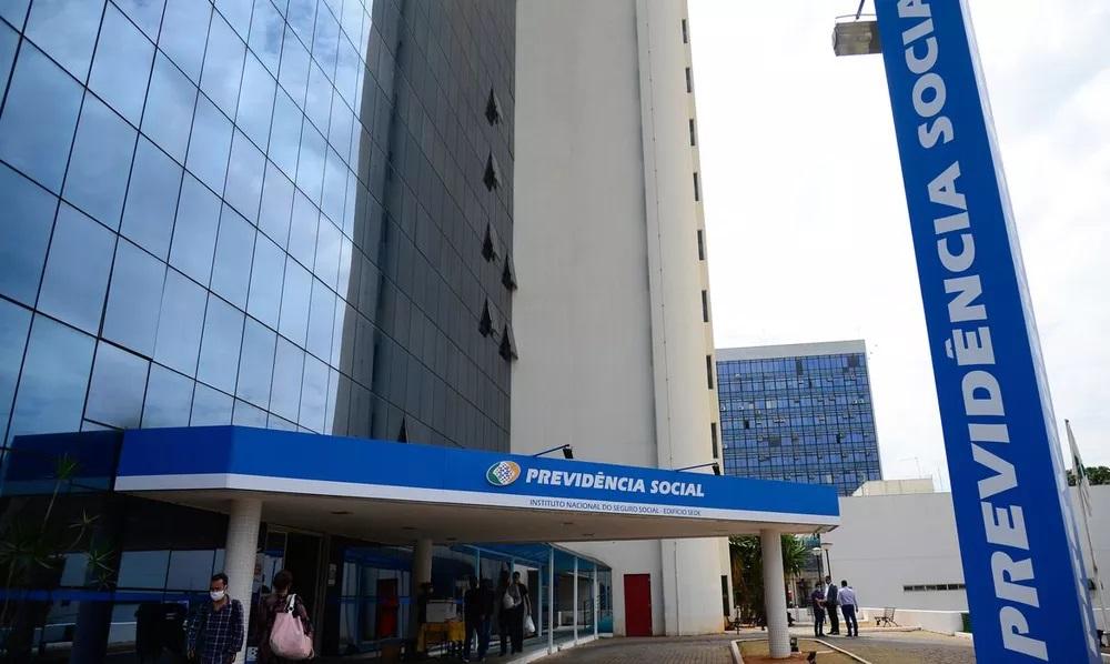 Após acordo, servidores do INSS encerram greve de dois meses Após acordo, servidores do INSS encerram greve de dois meses