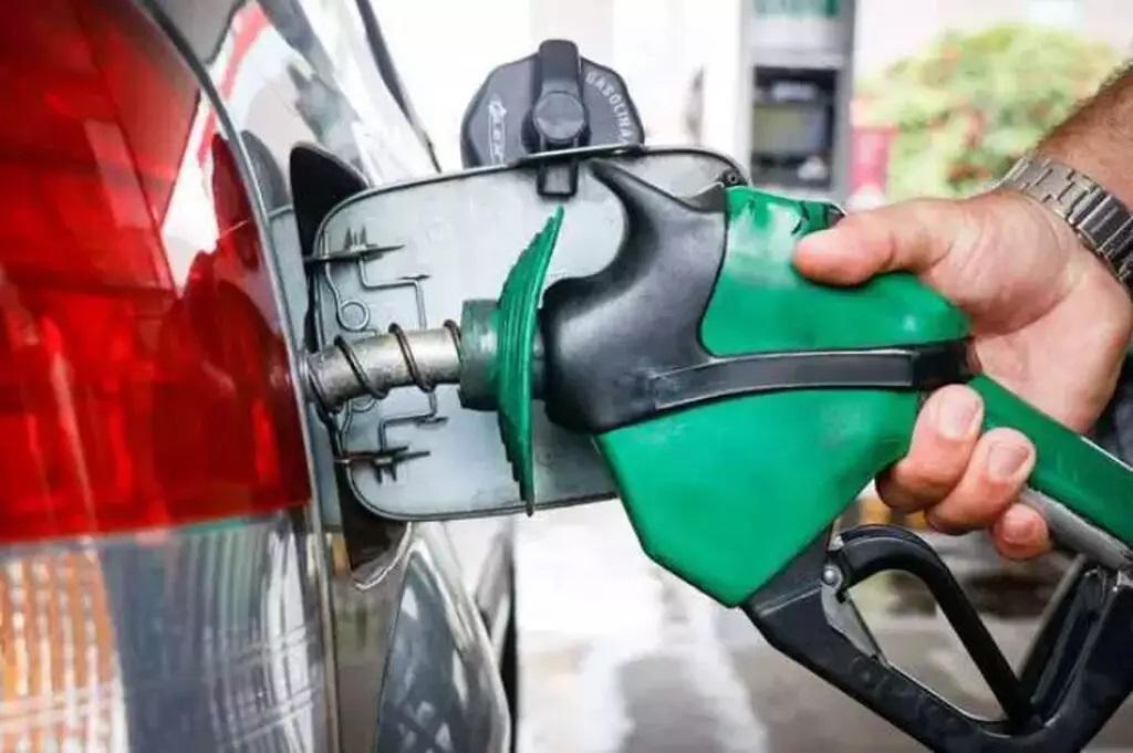 Bolsonaro troca presidente da Petrobras pela 3ª vez  Bolsonaro troca presidente da Petrobras pela 3ª vez