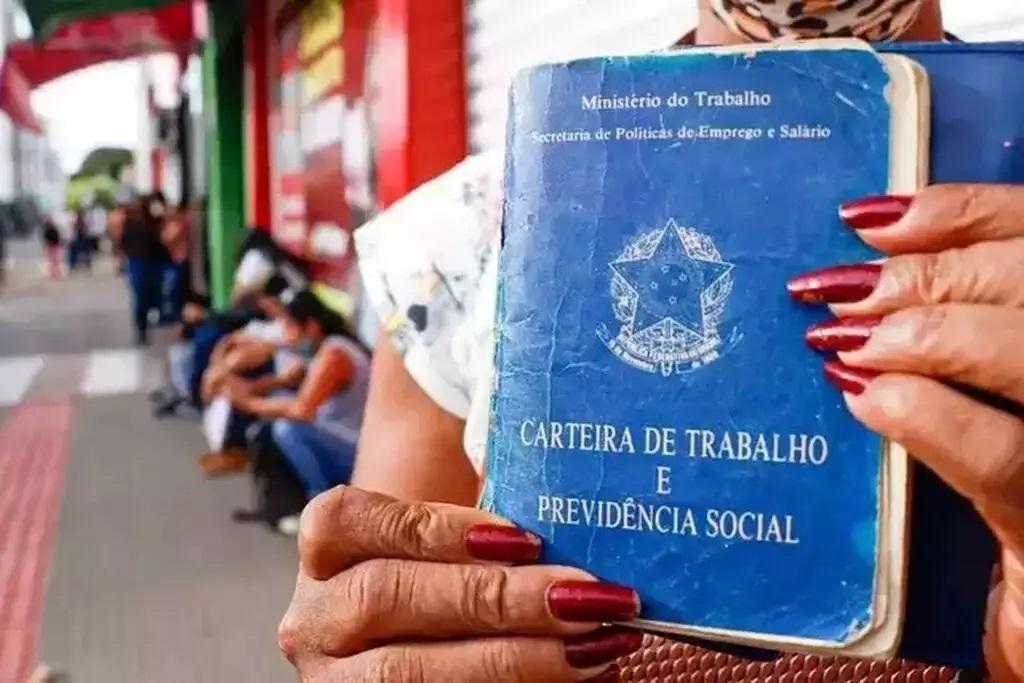 Campo Grande oferece 1,3 mil vagas de emprego nesta quinta-feira  Campo Grande oferece 1,3 mil vagas de emprego nesta quinta-feira