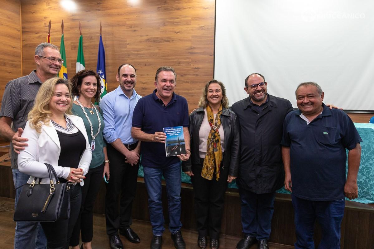 Parceria entre Vander e UFMS no Corredor Bioceânico se transforma em e-book Parceria entre Vander e UFMS no Corredor Bioceânico se transforma em e-book