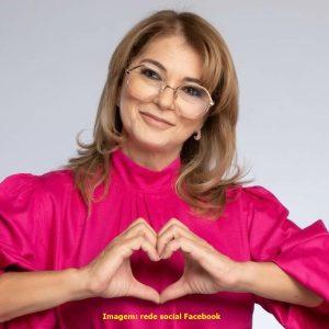 Por R$ 20.250,00, VANDA CAMILO contrata duas bandas Por R$ 20.250,00, VANDA CAMILO contrata duas bandas