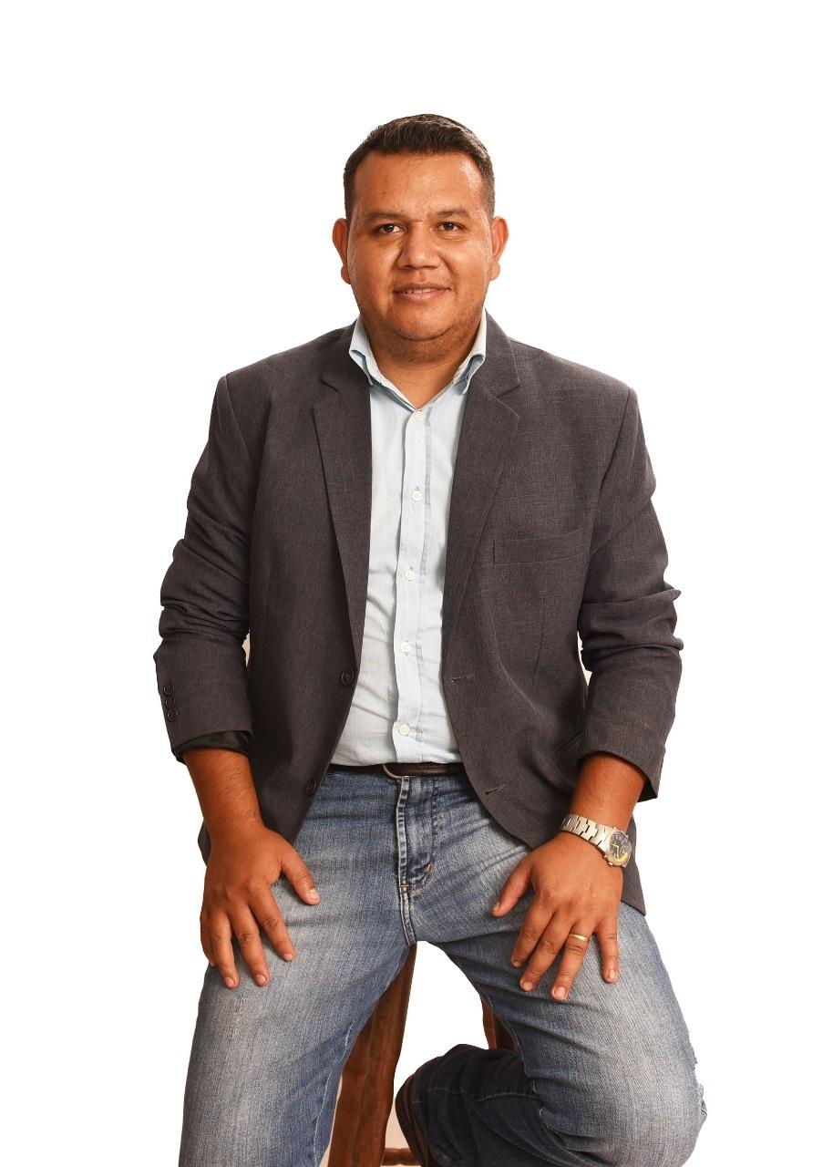 Prefeita nomeia “MÃE, ESPOSA e IRMÃO” de vereador em “CARGOS COMISSIONADOS” Prefeita nomeia “MÃE, ESPOSA e IRMÃO” de vereador em “CARGOS COMISSIONADOS”