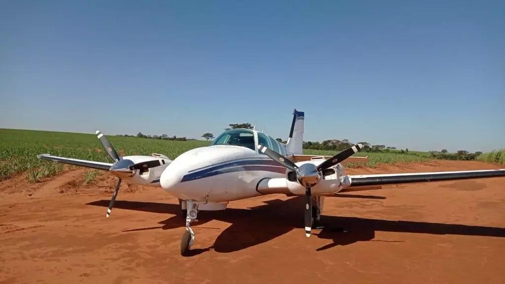 FAB usou dois Tucanos para interceptar aeronave em MS que carregava 500 kg de droga FAB usou dois Tucanos para interceptar aeronave em MS que carregava 500 kg de droga