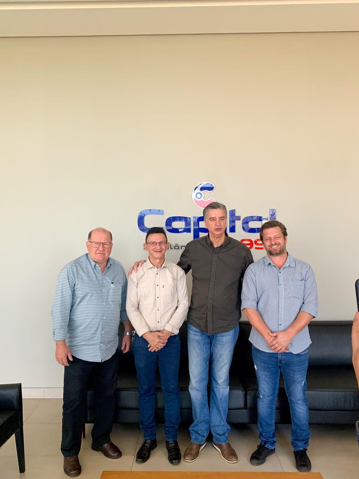 Enelvo Junior recebe a visita do Deputado Federal Dagoberto Nogueira e do pré-candidato a Deputado Estadual, Enelvo Felini.  Enelvo Junior recebe a visita do Deputado Federal Dagoberto Nogueira e do pré-candidato a Deputado Estadual, Enelvo Felini.