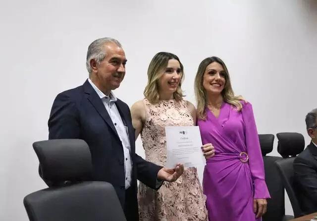 Governador empossa 16 novos procuradores do Estado e deixa mais 13 na “reserva”  Governador empossa 16 novos procuradores do Estado e deixa mais 13 na “reserva”