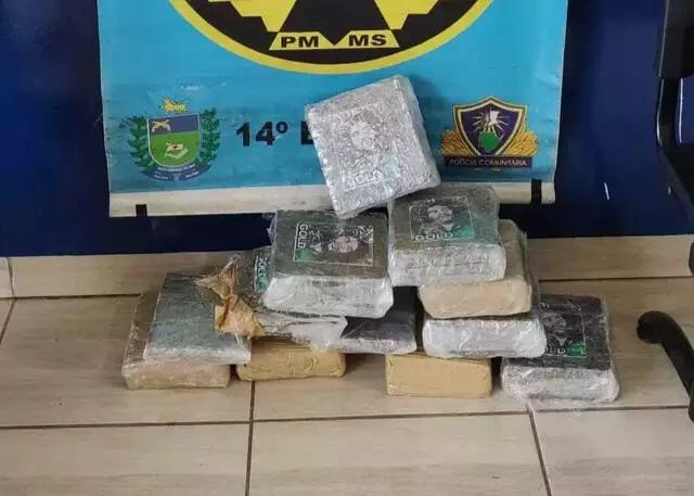 Adolescente de  Sidrolândia14 anos é apreendida com mala abarrotada de maconha  Adolescente de  Sidrolândia14 anos é apreendida com mala abarrotada de maconha