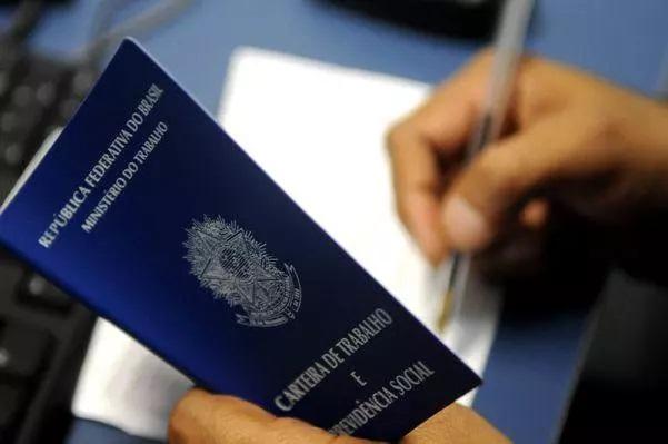 De auxiliar de limpeza a analista contábil, Funtrab oferece mais de 3 mil vagas em todo Estado De auxiliar de limpeza a analista contábil, Funtrab oferece mais de 3 mil vagas em todo Estado