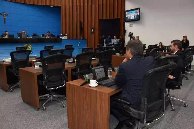 Deputados aprovam atendimento especializado aos órfãos do feminicídio  Deputados aprovam atendimento especializado aos órfãos do feminicídio