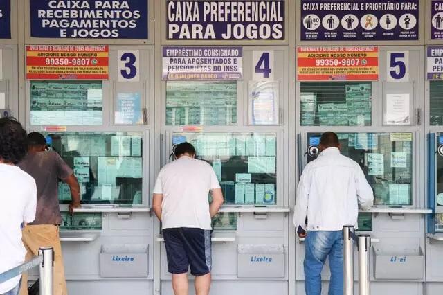 Mega-Sena acumula e 54 apostadores de MS levam a quadra  Mega-Sena acumula e 54 apostadores de MS levam a quadra