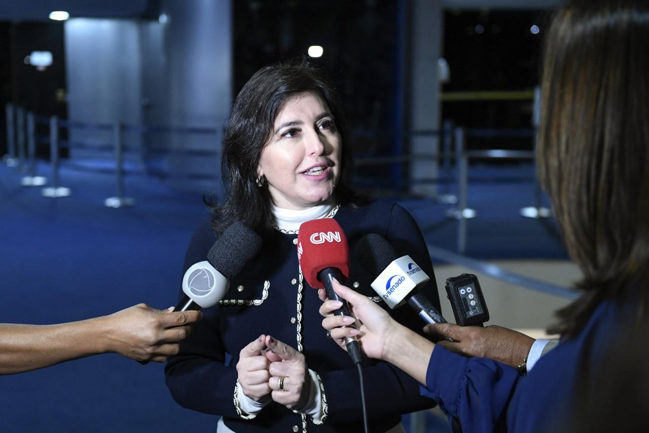 Simone Tebet critica adiamento da CPI do MEC Simone Tebet critica adiamento da CPI do MEC