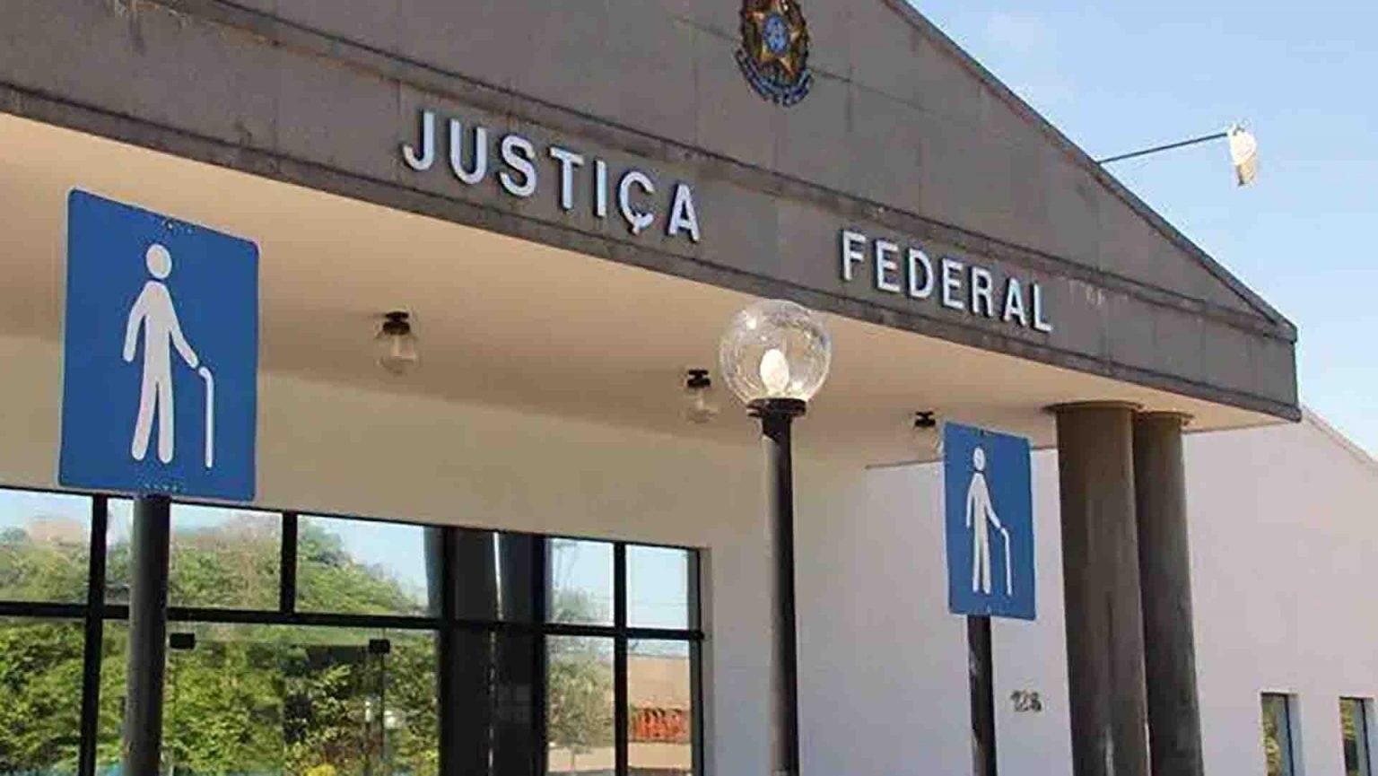 Dez anos depois, homem é condenado pelo descaminho de 239 kg de roupas em Sidrolândia Dez anos depois, homem é condenado pelo descaminho de 239 kg de roupas em Sidrolândia