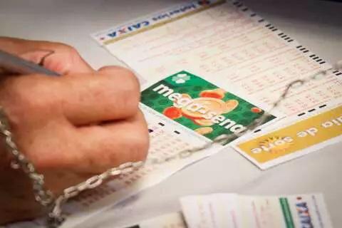 Dois apostadores de MS acertam a quina e levam R$ 32,6 mil cada - CREDITO: C Dois apostadores de MS acertam a quina e levam R$ 32,6 mil cada - CREDITO: C