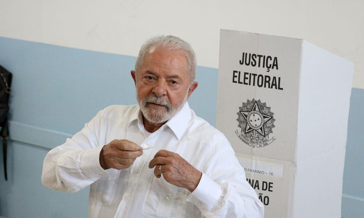Lula, 77 anos, é eleito para o 3º mandato de presidente da República Lula, 77 anos, é eleito para o 3º mandato de presidente da República