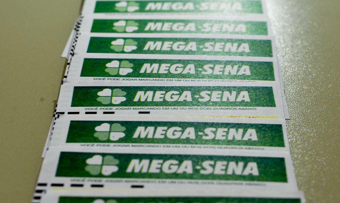 Mega-Sena acumula e próximo concurso deve pagar R$ 100 milhões Mega-Sena acumula e próximo concurso deve pagar R$ 100 milhões