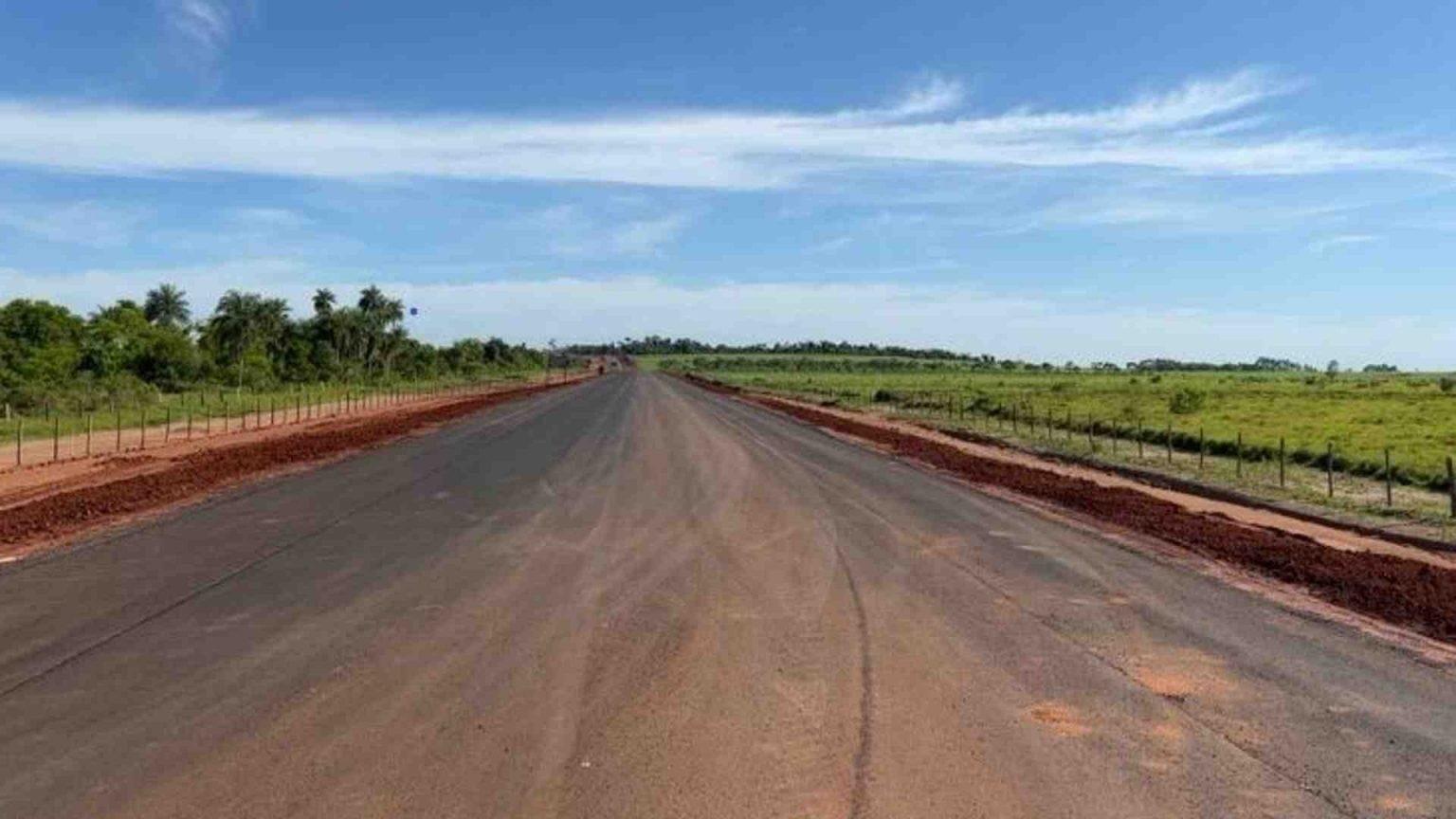 Mais da metade de trecho de rodovia entre Coronel Sapucaia e Paranhos já foi asfaltado Mais da metade de trecho de rodovia entre Coronel Sapucaia e Paranhos já foi asfaltado