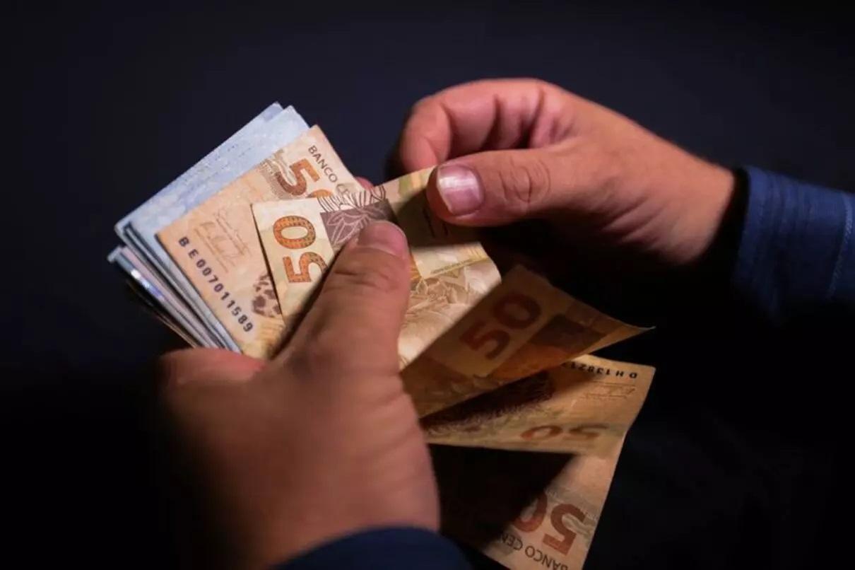 Cerca de 370 mil sul-mato-grossenses poderiam ser beneficiados com a correção do imposto de renda Cerca de 370 mil sul-mato-grossenses poderiam ser beneficiados com a correção do imposto de renda