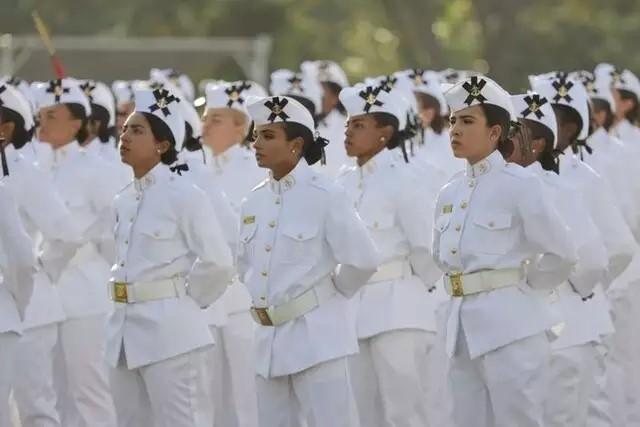 Governo federal define regras para mulher se alistar no serviço militar  Governo federal define regras para mulher se alistar no serviço militar