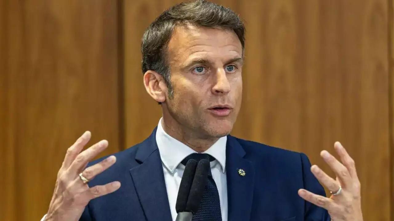 Macron é ameaçado de impeachment após se recusar a nomear governo de esquerda Macron é ameaçado de impeachment após se recusar a nomear governo de esquerda