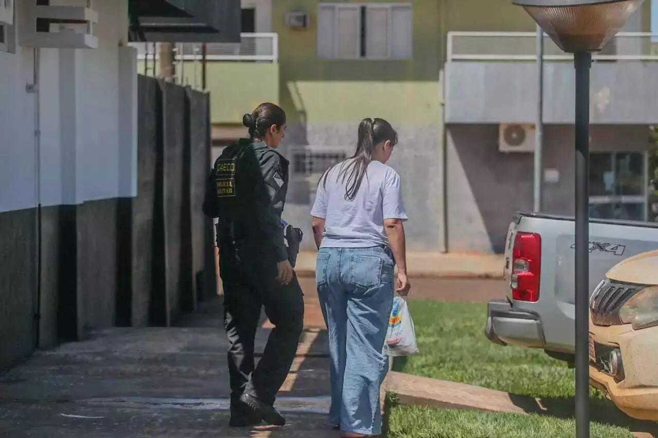Servidora investigada "entrega" mais 4 e tenta acordo de delação, diz advogado  Servidora investigada "entrega" mais 4 e tenta acordo de delação, diz advogado
