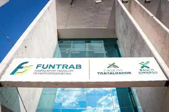 Mutirão de empregos vai até o Fácil da Gury Marques nesta 4ª -  Mutirão de empregos vai até o Fácil da Gury Marques nesta 4ª -