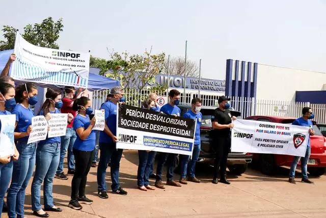 Policiais civis fazem "greve" para alcançar 6º melhor salário do País Policiais civis fazem