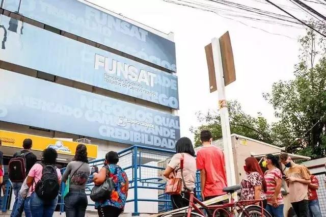 Semana começa com 2.031 vagas de trabalho na Funsat  Semana começa com 2.031 vagas de trabalho na Funsat