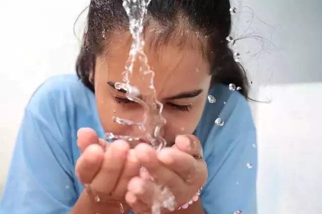 Mais de 20 mil alunos em MS estudam sem água potável... veja mais em https://www.campograndenews.com.br/brasil/cidades/mais-de-20-mil-alunos-em-ms-estudam-sem-agua-potavel Mais de 20 mil alunos em MS estudam sem água potável... veja mais em https://www.campograndenews.com.br/brasil/cidades/mais-de-20-mil-alunos-em-ms-estudam-sem-agua-potavel