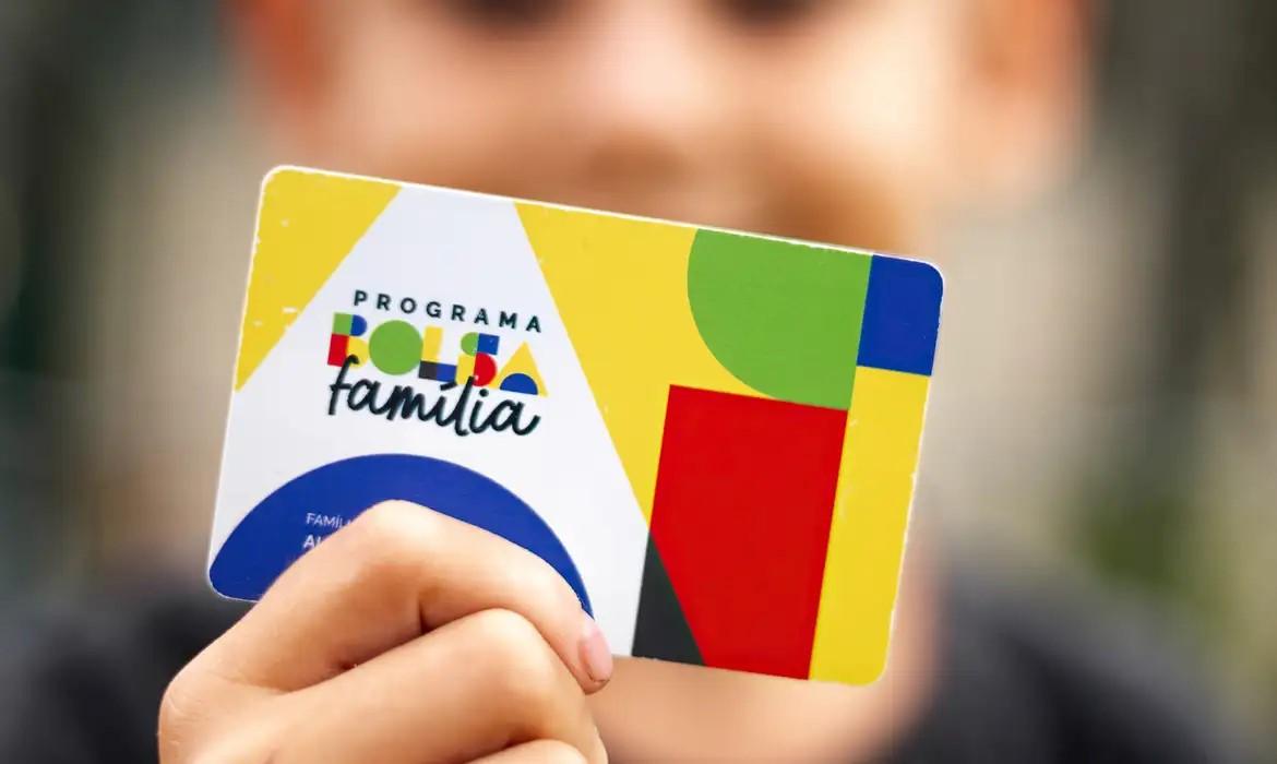 Caixa começa a pagar Bolsa Família de julho Caixa começa a pagar Bolsa Família de julho