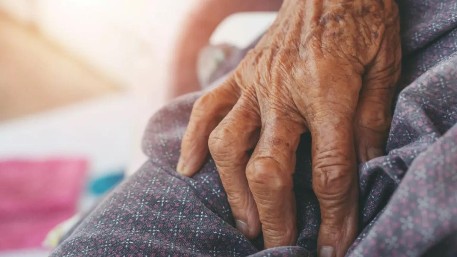 Casais de idosos são alvos de golpes de vizinha que desviou R$ 30 mil de aposentadorias em MS Casais de idosos são alvos de golpes de vizinha que desviou R$ 30 mil de aposentadorias em MS