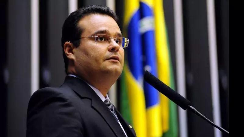 Fábio Trad deixa PSD e critica: ‘partido está migrando para a direita’ Fábio Trad deixa PSD e critica: ‘partido está migrando para a direita’